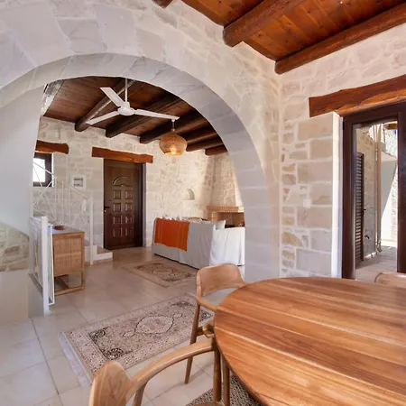 The Pines- Jaccuzi - Private Pool - 7 Minutes From The Villa *