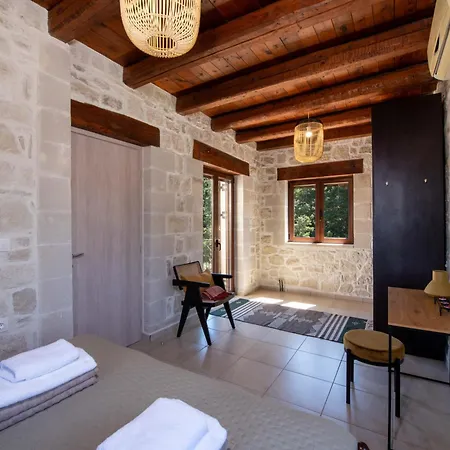 Villa The Pines- Jaccuzi - Private Pool - 7 Minutes From The *