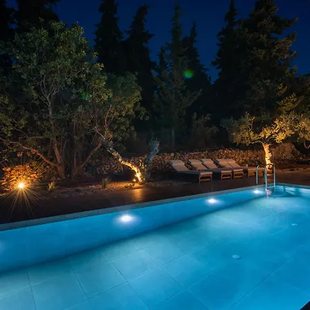Villa The Pines- Jaccuzi - Private Pool - 7 Minutes From The Hanya