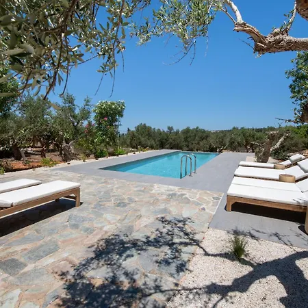 The Pines- Jaccuzi - Private Pool - 7 Minutes From The Villa *
