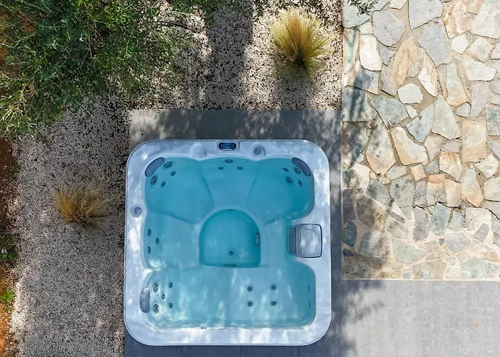 The Pines- Jaccuzi - Private Pool - 7 Minutes From The Vila Chania (Crete)